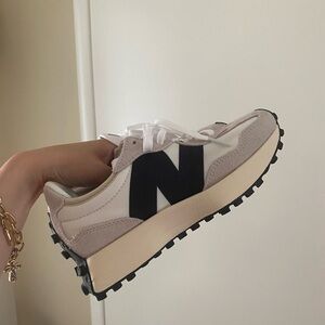 New Balance 327 in sea salt with white/black